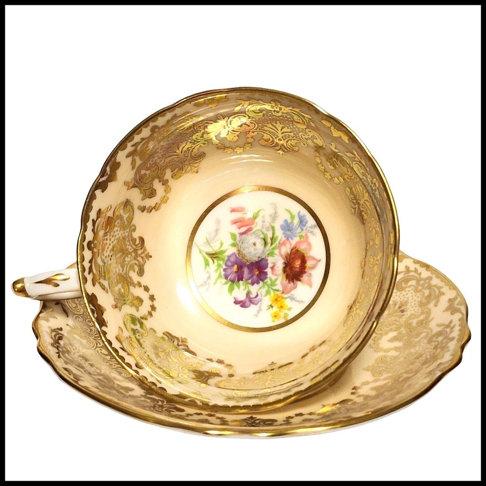 Vintage Paragon Gold‎ Floral Bouquet Filigree Teacup Cup & Saucer England